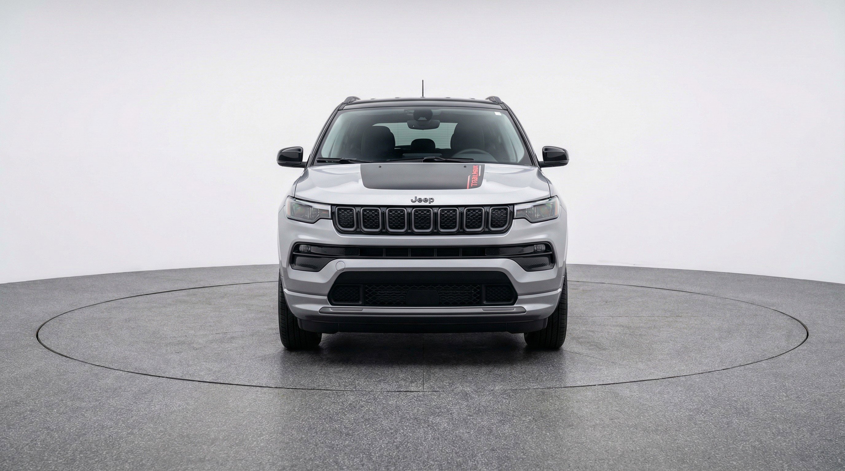 Used 2025 Jeep Compass Trailhawk image 2