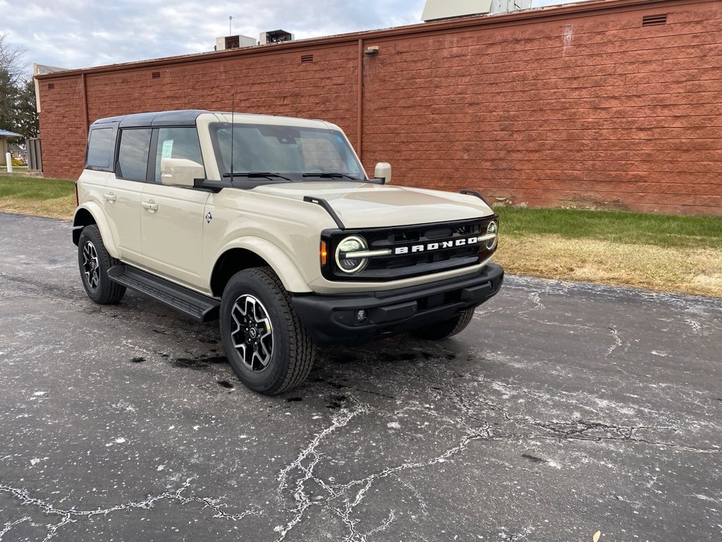 New 2025 Ford Bronco Outer Banks