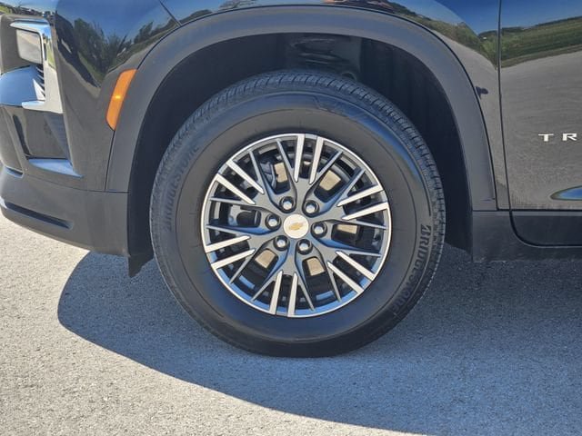 Used 2026 Chevrolet Traverse LT FWD image 12