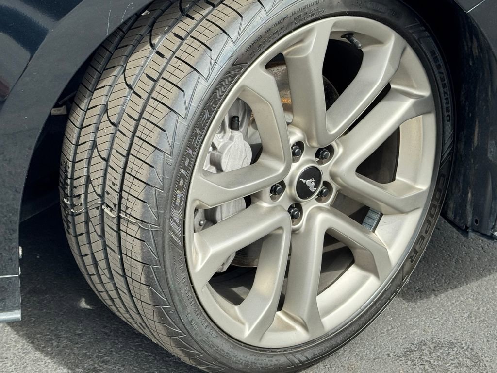 Used 2021 Ford Mustang GT Premium w/ Black Accent Package RWD image 9