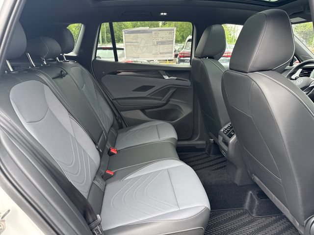 New 2026 Volkswagen Tiguan SE R-Line AWD/4WD image 11