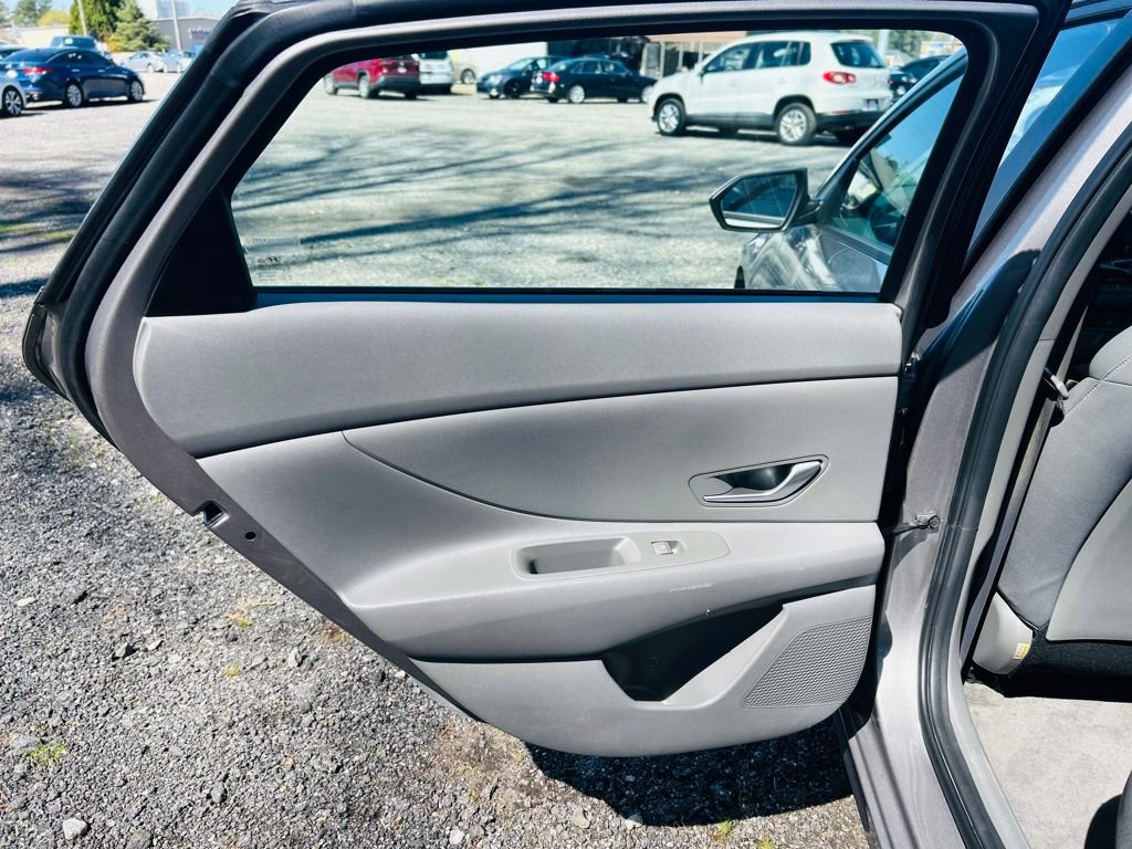 Used 2023 Hyundai Elantra Blue image 20