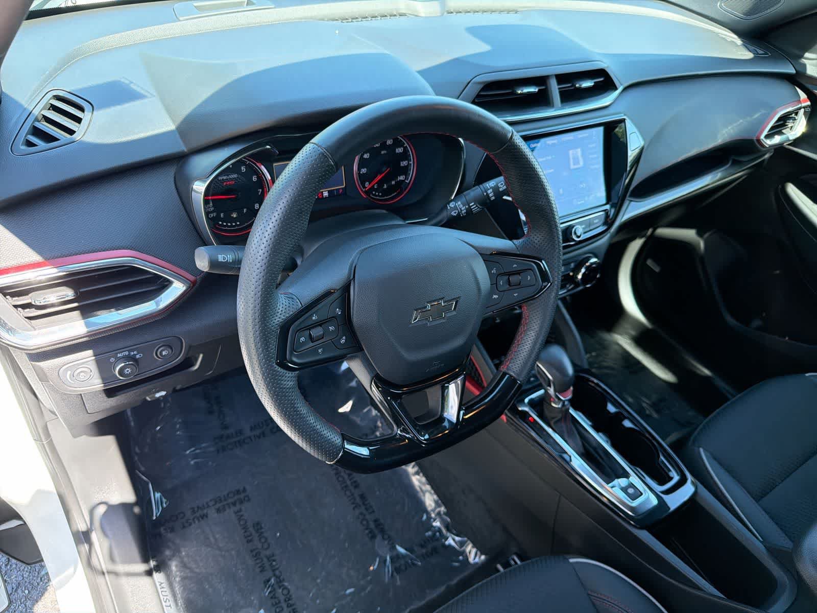 Used 2023 Chevrolet TrailBlazer RS w/ Sun and Liftgate Package AWD/4WD image 10