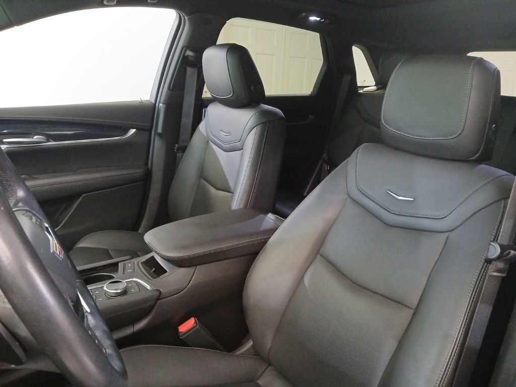 Certified 2024 Cadillac XT5 Premium Luxury AWD/4WD image 17
