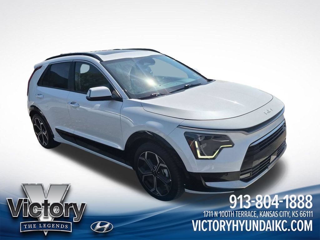 Used 2023 Kia Niro SX Touring FWD image 7