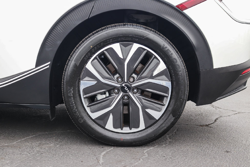 Used 2024 Kia EV6 Light RWD image 11