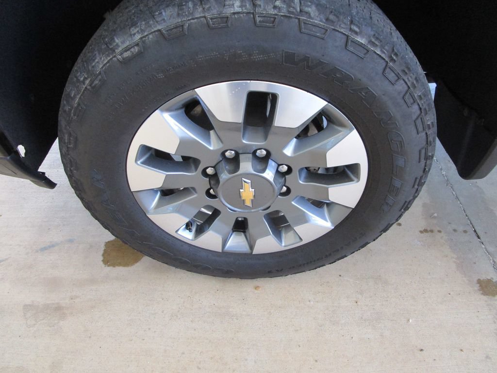 Used 2024 Chevrolet Silverado 2500 Custom w/ Custom Value Package AWD/4WD image 11