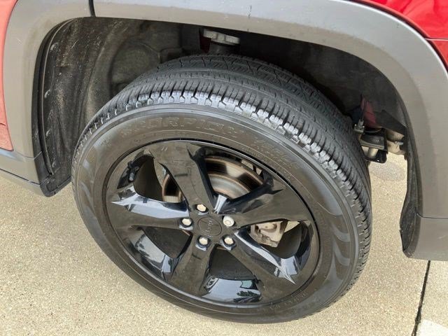 Certified 2023 Jeep Grand Cherokee Limited w/ Black Appearance Package AWD/4WD image 28