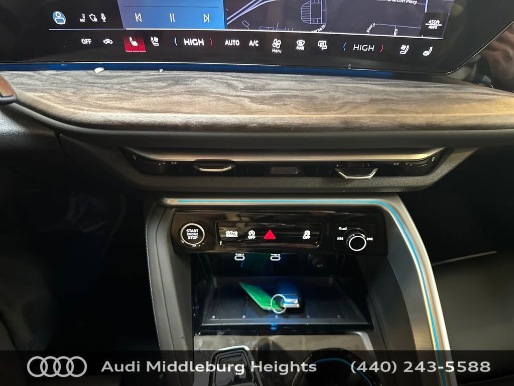 Used 2025 Audi Q5 Premium Plus w/ Premium Plus image 19