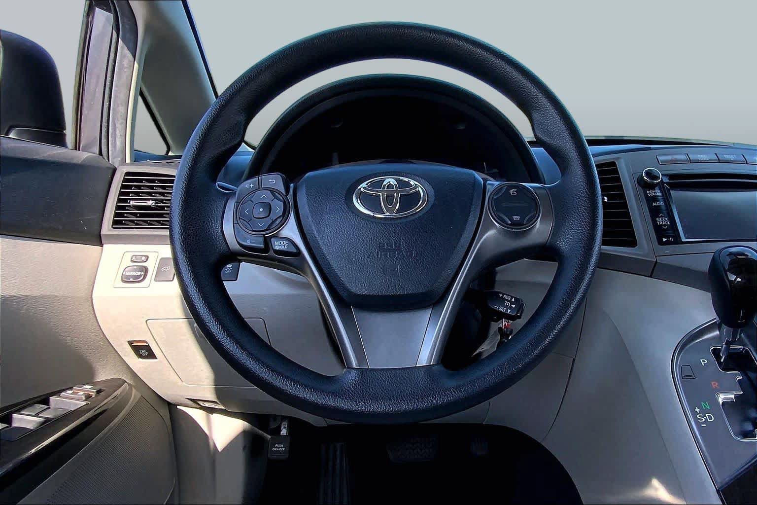 Used 2013 Toyota Venza LE w/ LE Convenience Pkg FWD image 6