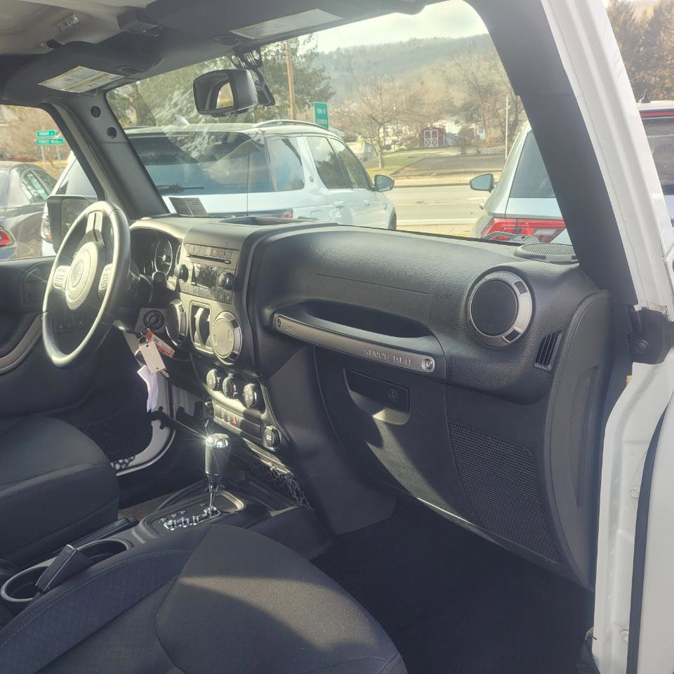 Used 2015 Jeep Wrangler Sport w/ Quick Order Package 24S AWD/4WD image 23