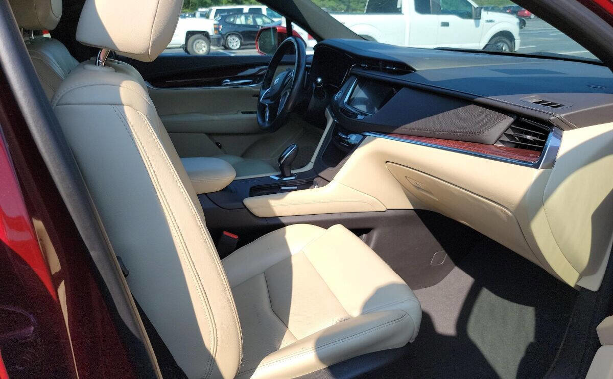 Used 2017 Cadillac XT5 Premium Luxury image 8