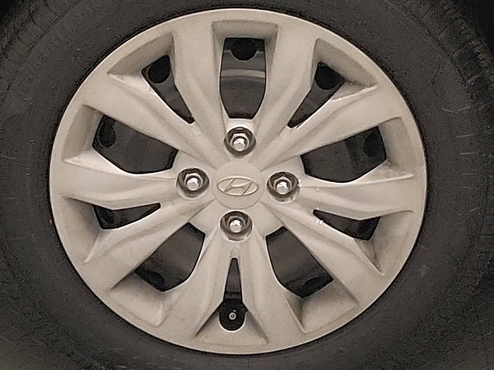 Used 2019 Hyundai Accent SE FWD image 31