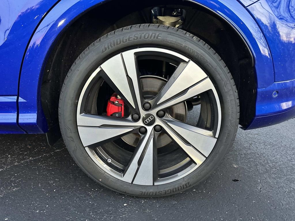 New 2025 Audi SQ5 Prestige image 10