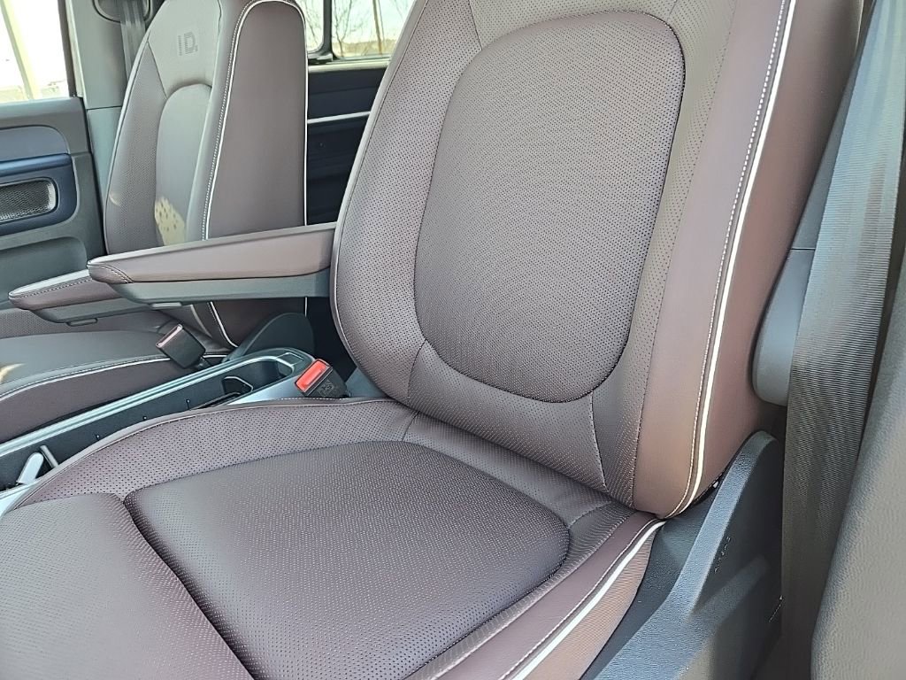 New 2025 Volkswagen ID. Buzz 1st Edition RWD image 16