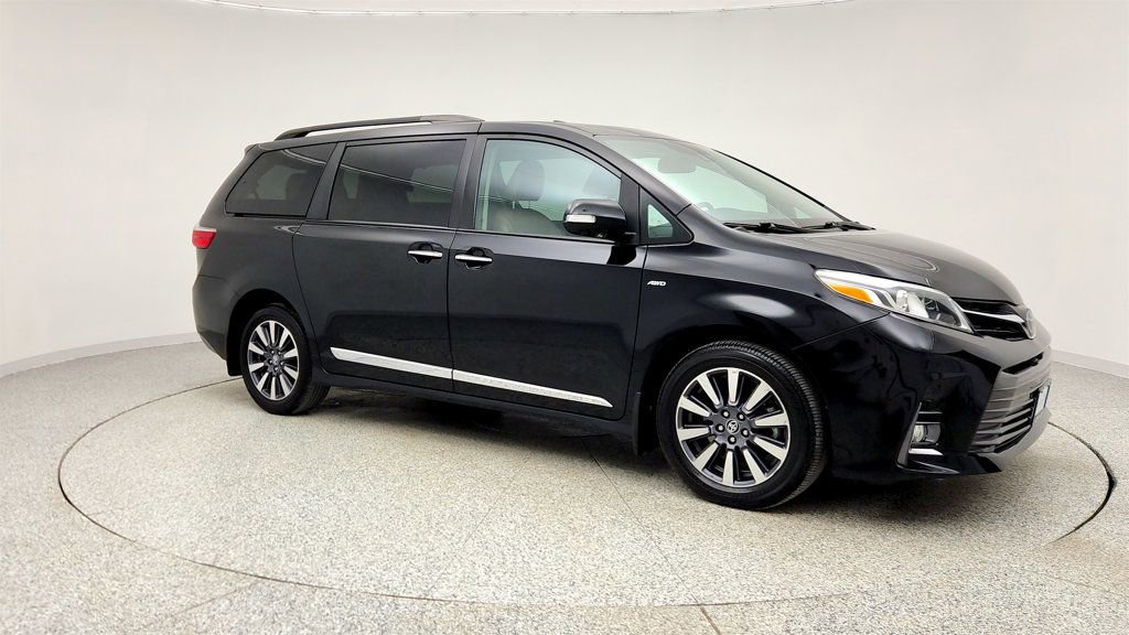 Used 2020 Toyota Sienna Limited Premium image 3