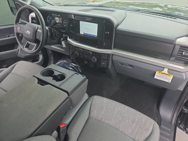 Used 2025 Ford F550 4x4 Regular Cab Super Duty w/ XLT Value Package image 10