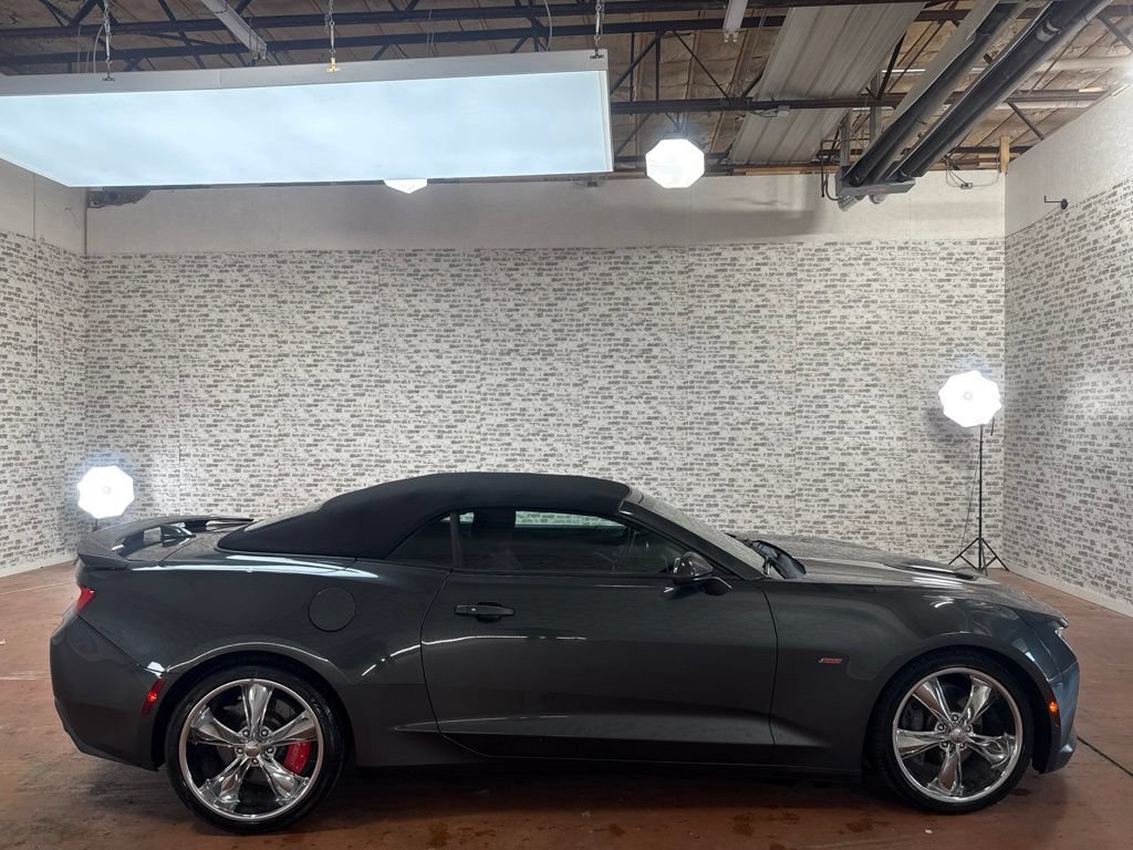 Used 2018 Chevrolet Camaro SS RWD image 8