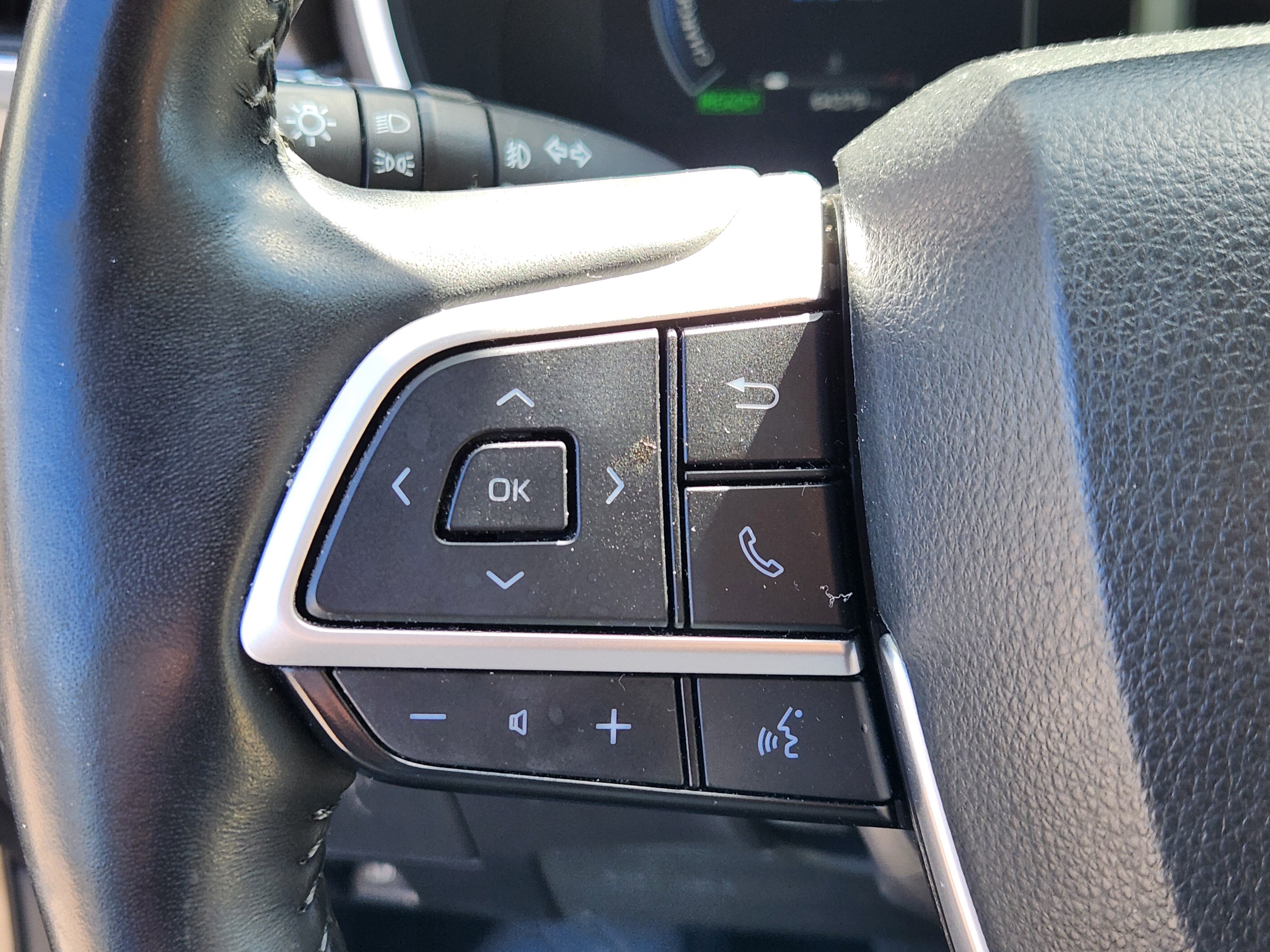 Used 2023 Toyota Highlander Limited AWD/4WD image 25