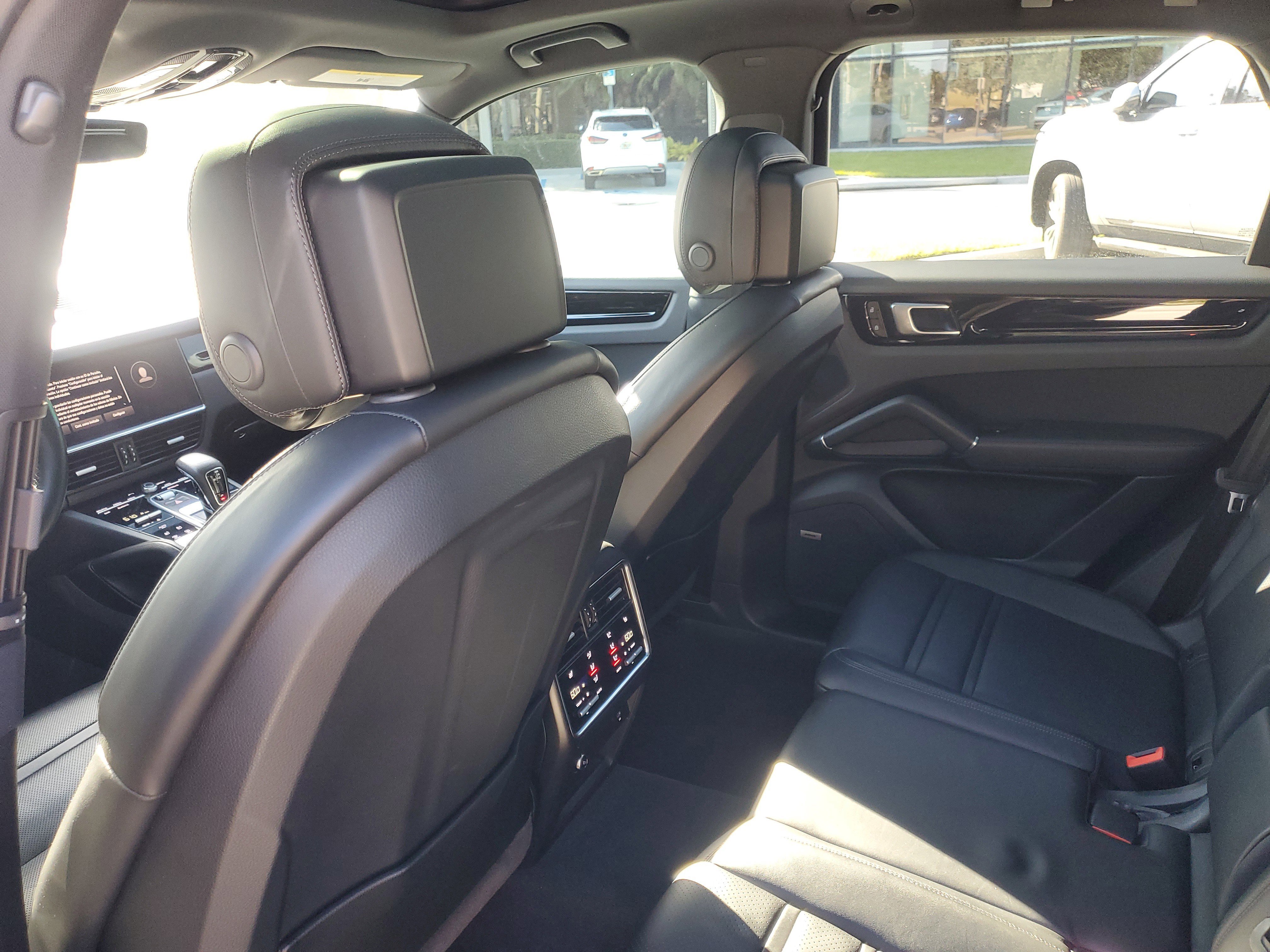 Used 2022 Porsche Cayenne S image 16