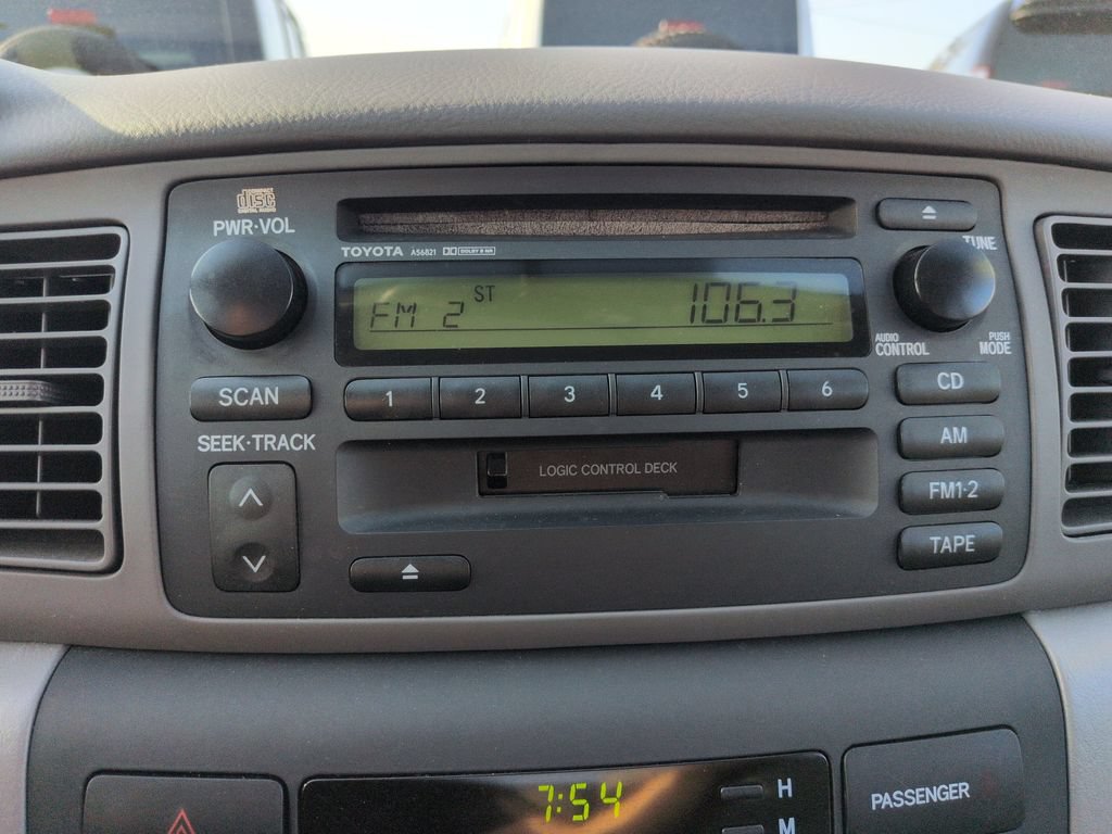 Used 2004 Toyota Corolla LE FWD image 19