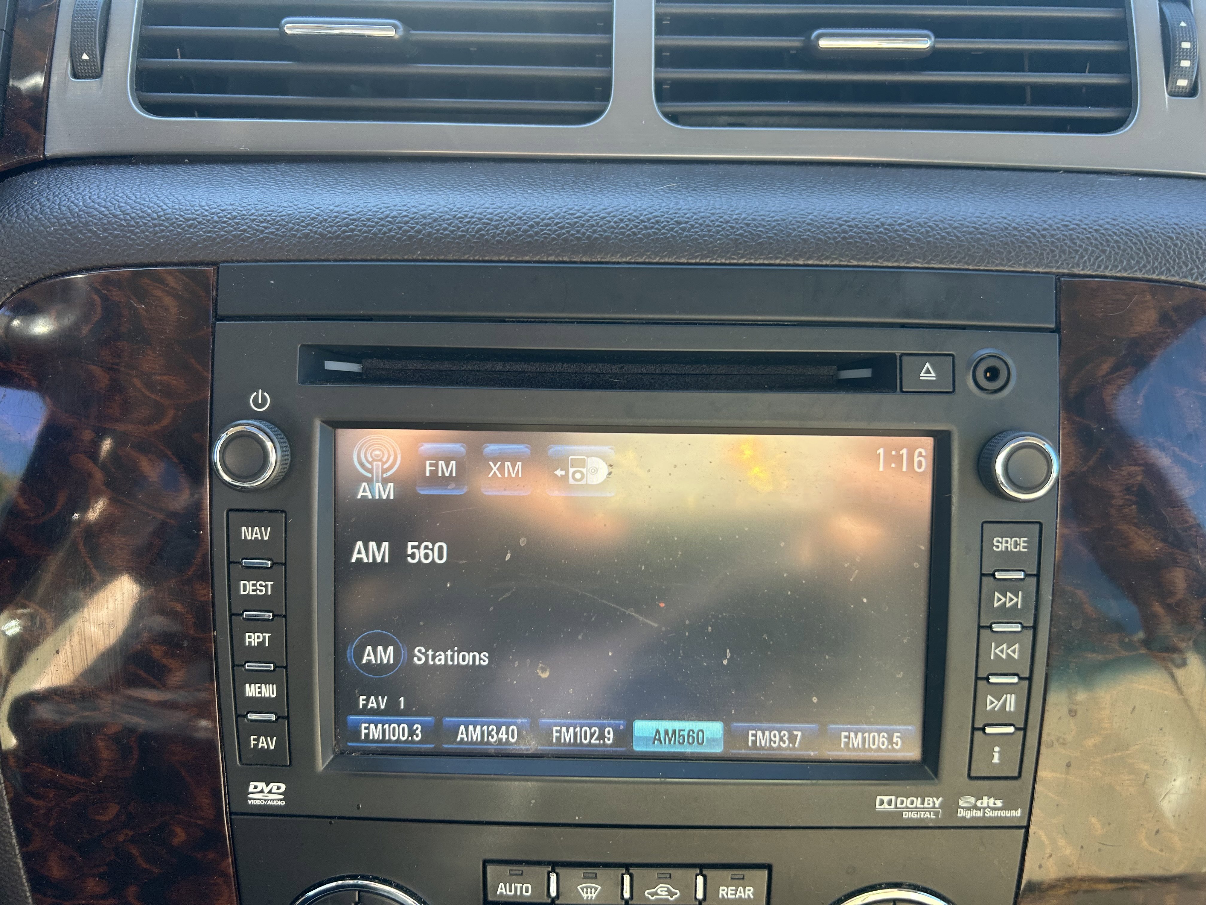 Used 2013 GMC Yukon XL Denali image 25