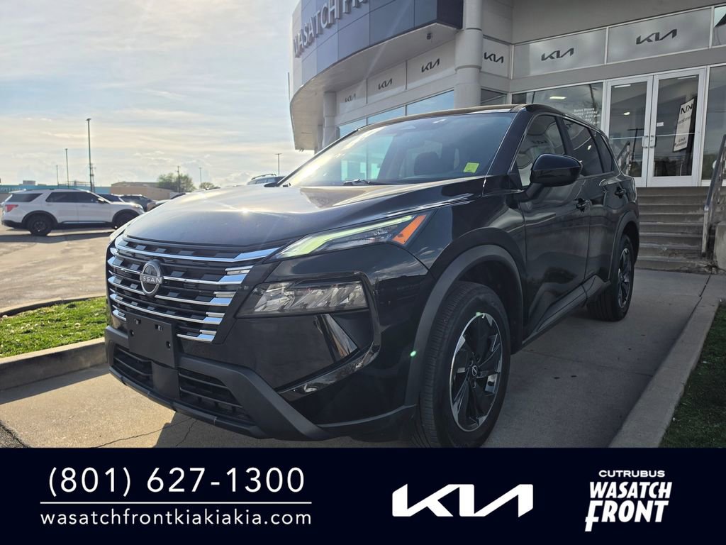 Used 2025 Nissan Rogue SV image 1