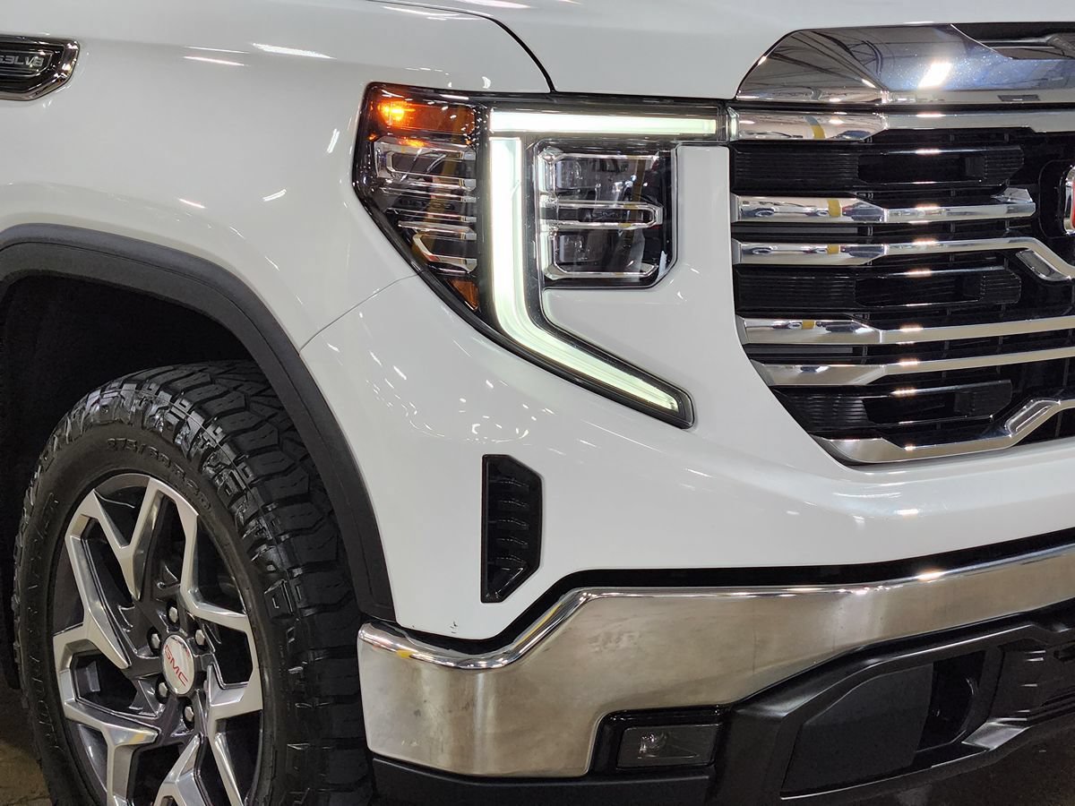 Used 2022 GMC Sierra 1500 SLT AWD/4WD image 13