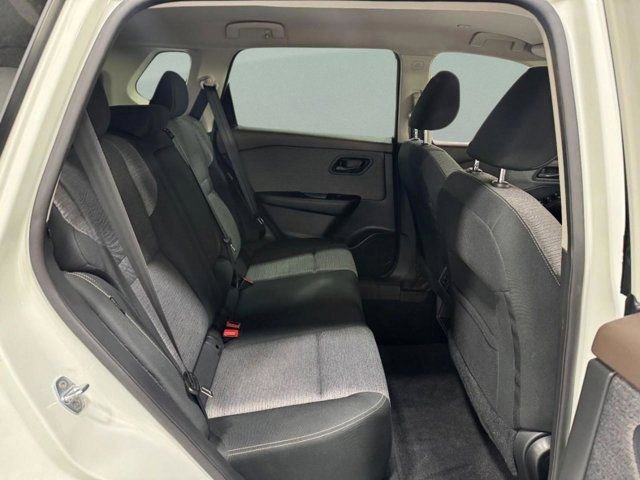 Used 2022 Nissan Rogue S FWD image 27