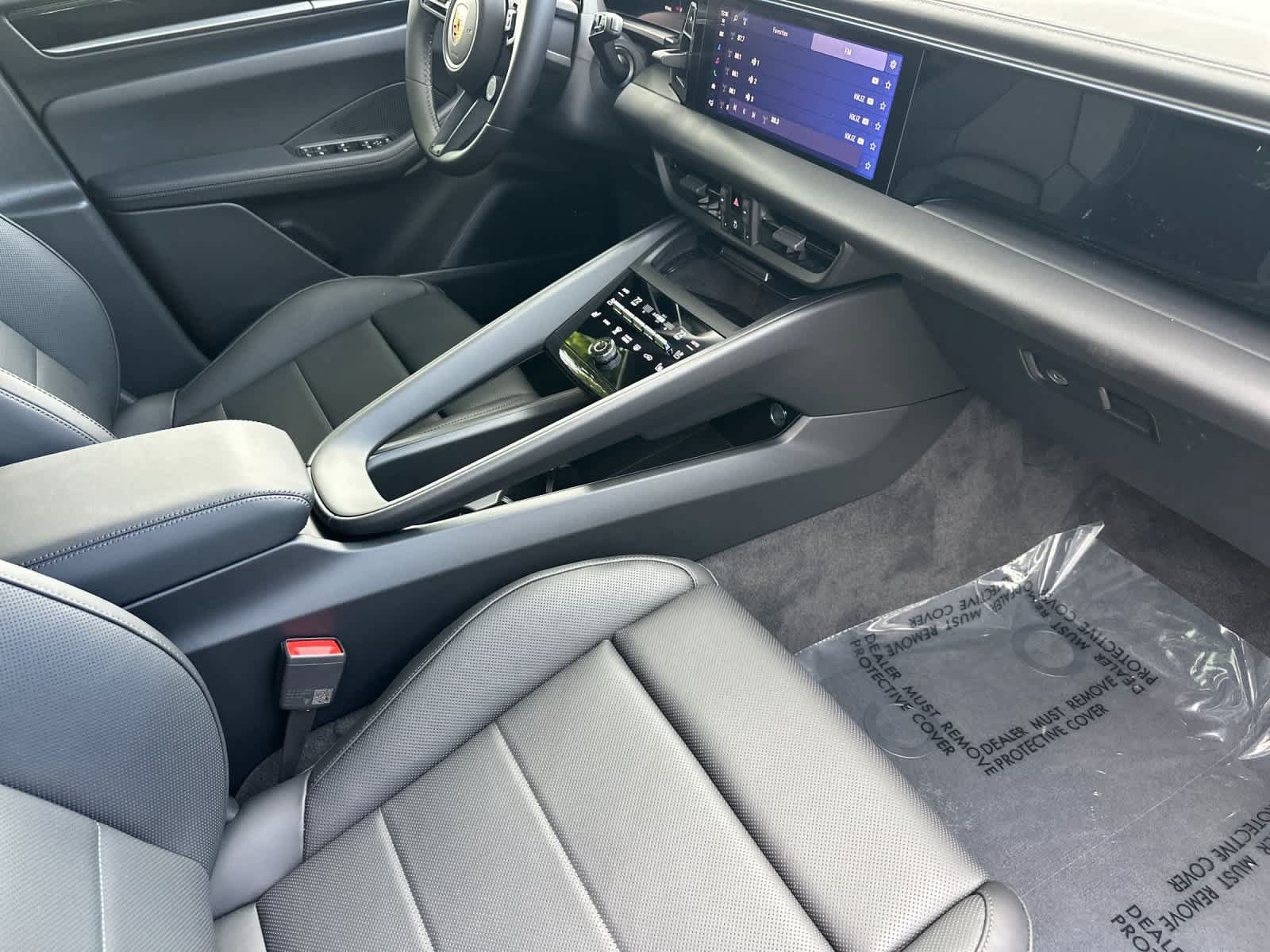New 2026 Porsche Macan Electric RWD image 17