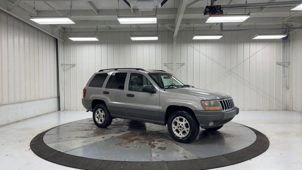 Used 2002 Jeep Grand Cherokee Sport image 2