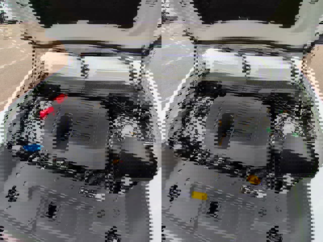 Certified 2025 Land Rover Defender 110 X-Dynamic SE image 14