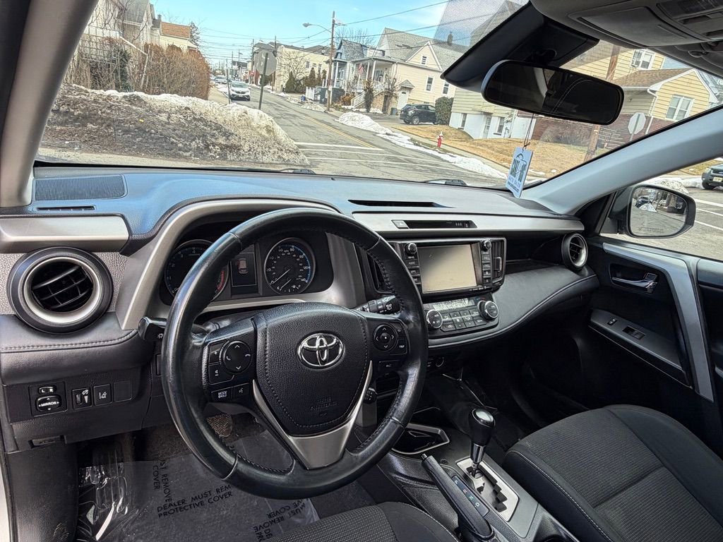 Used 2017 Toyota RAV4 XLE image 22