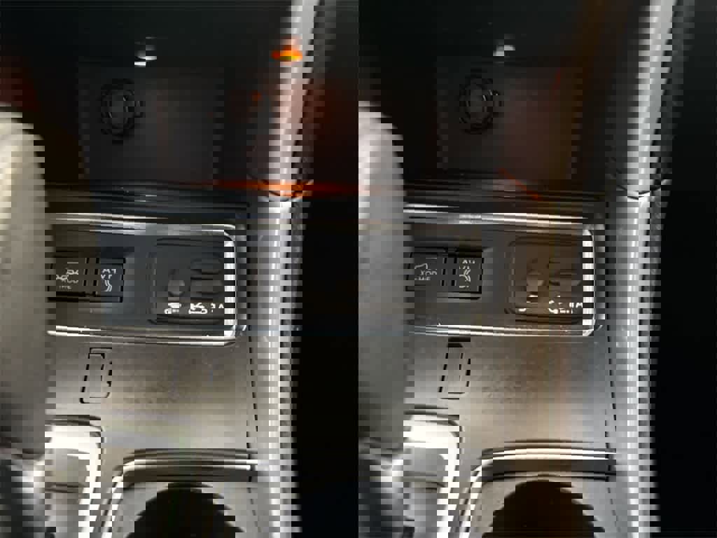 Used 2019 Subaru Ascent Limited image 33