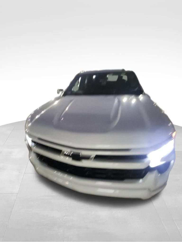 Used 2023 Chevrolet Silverado 1500 RST image 2