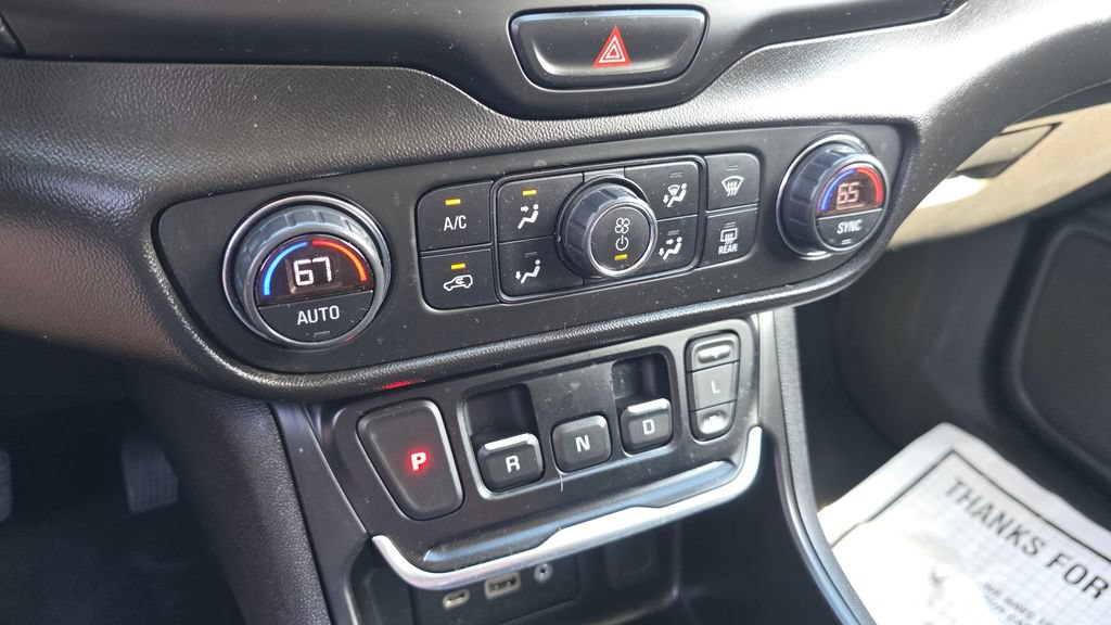 Used 2020 GMC Terrain SLE w/ Driver Convenience Package AWD/4WD image 19