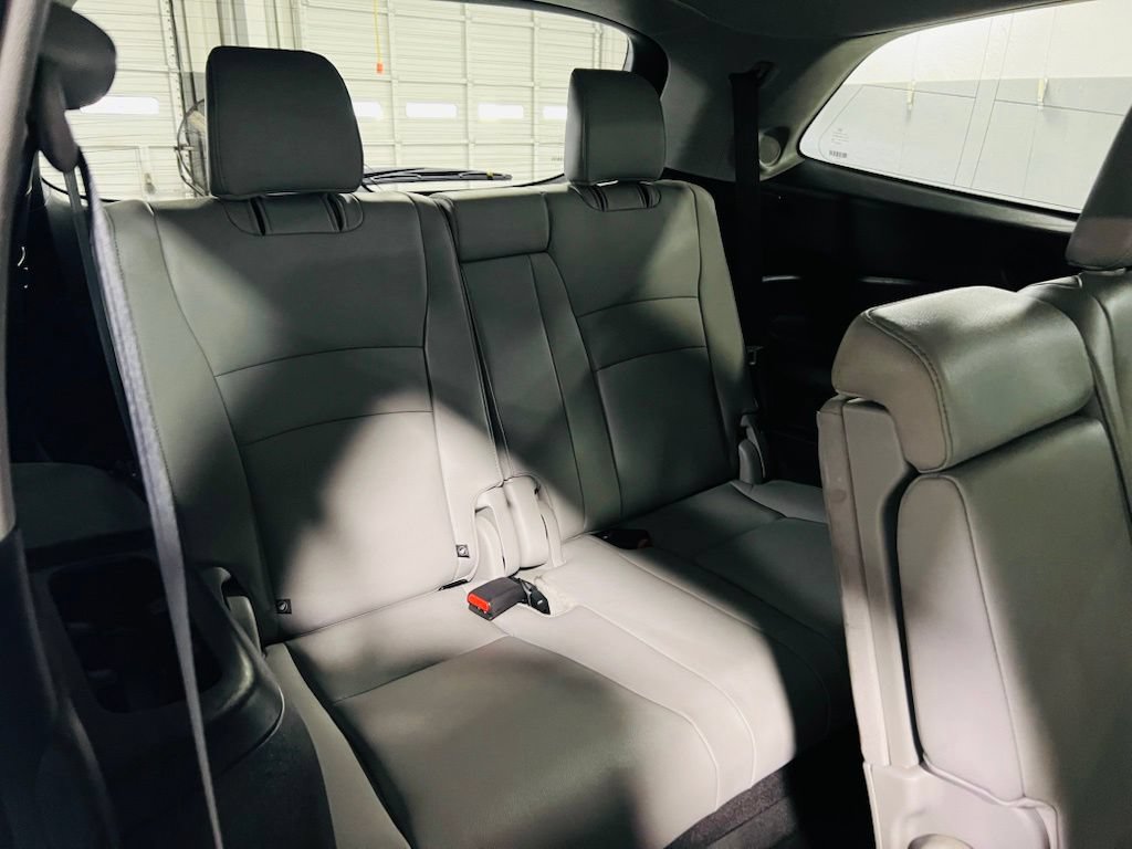 Used 2017 Honda Pilot Touring image 31