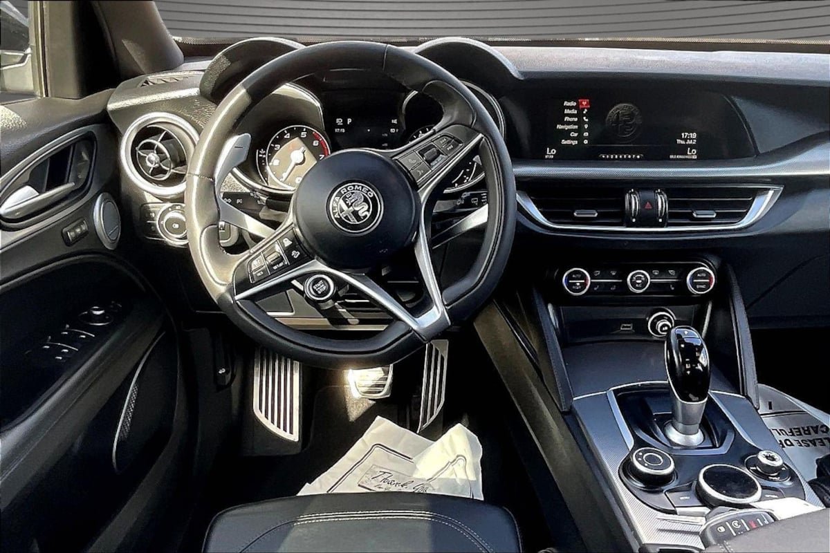 Used 2018 Alfa Romeo Stelvio Ti Sport AWD/4WD image 8