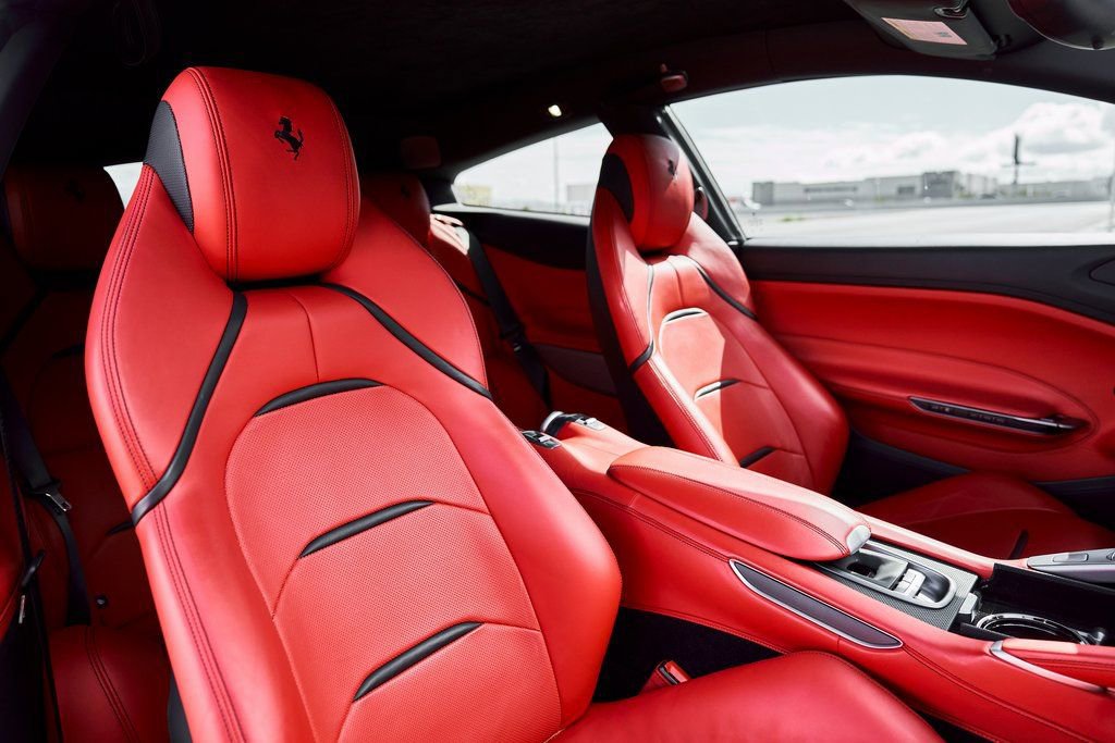Used 2019 Ferrari GTC4Lusso AWD/4WD image 43