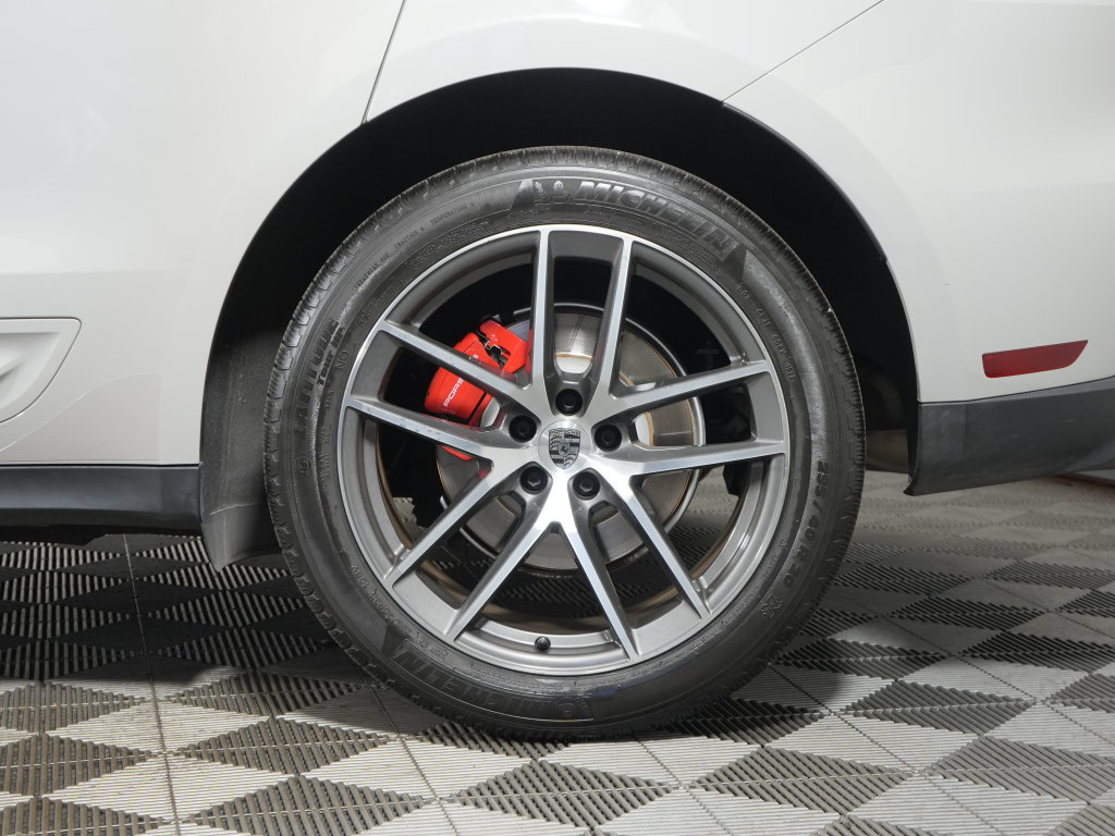 Certified 2023 Porsche Macan S AWD/4WD image 13