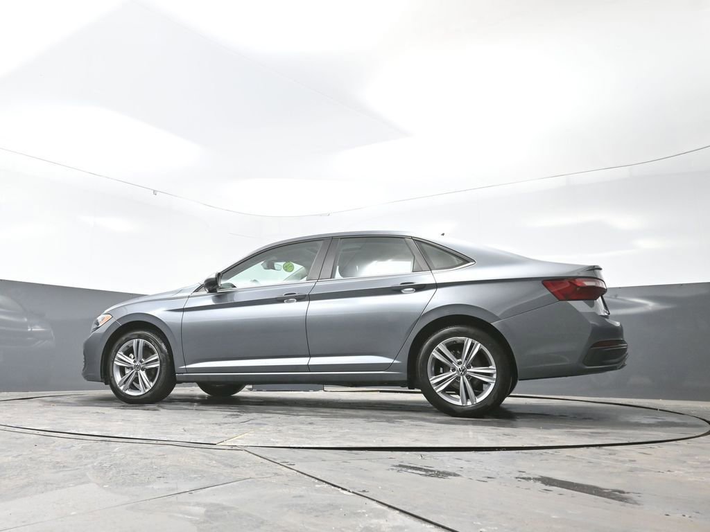 Used 2024 Volkswagen Jetta SE image 55