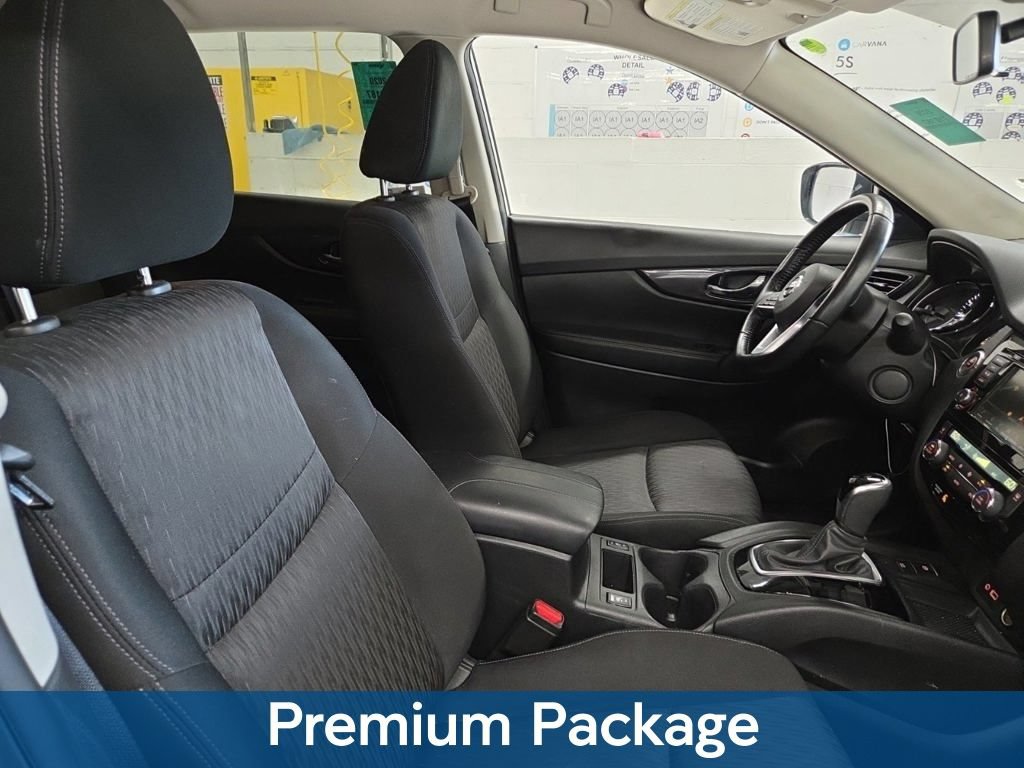 Used 2020 Nissan Rogue SV w/ Premium Package AWD/4WD image 2