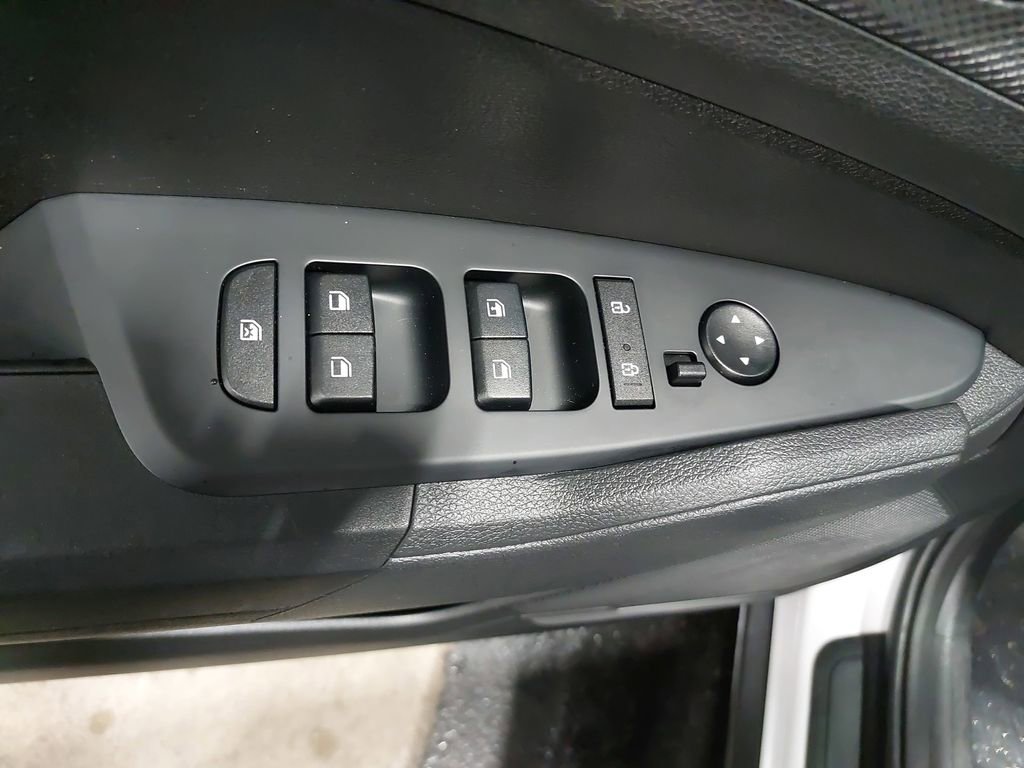 Used 2025 Kia Sportage LX image 27