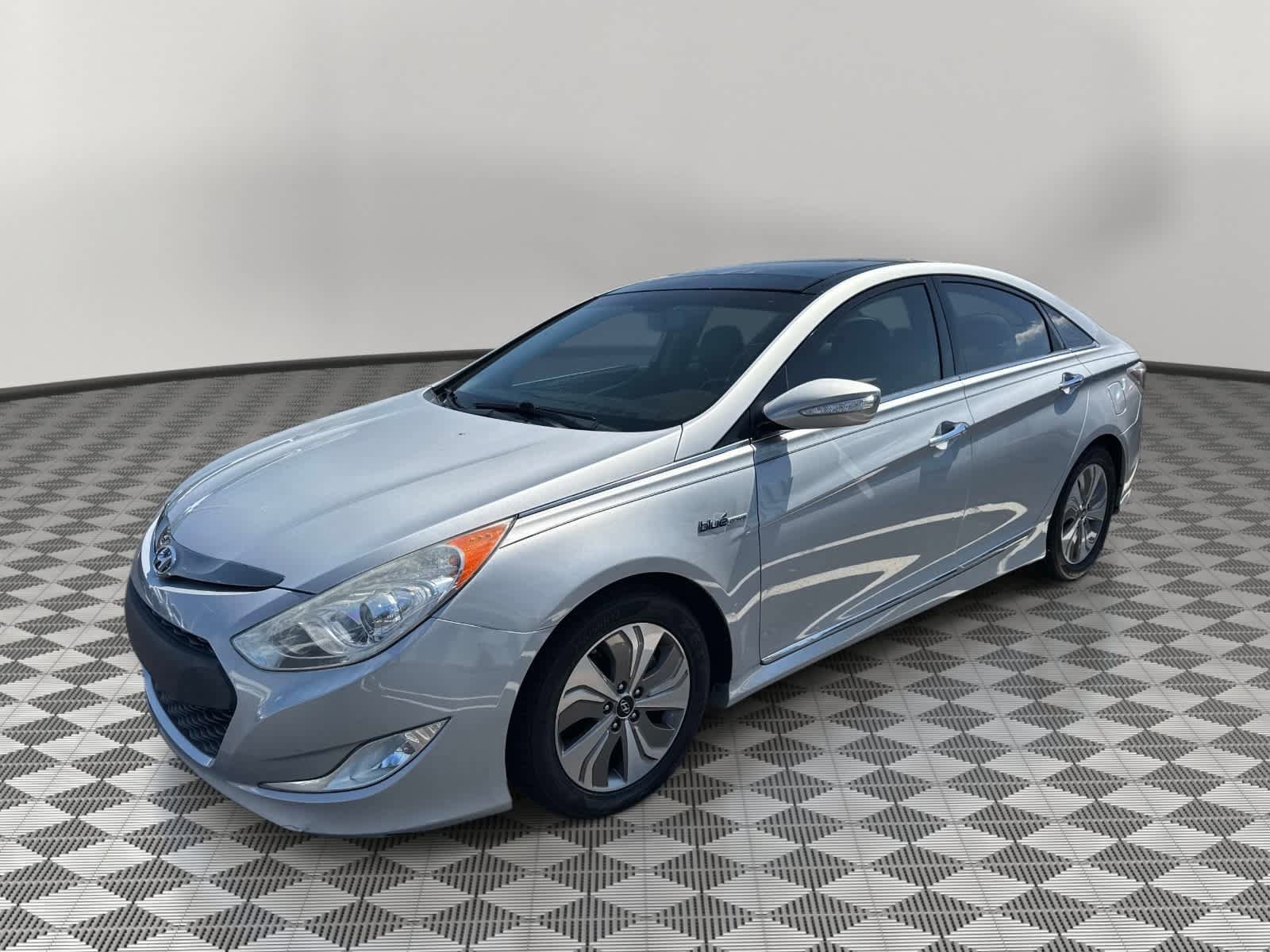 Used 2014 Hyundai Sonata Limited w/ Panoramic Sunroof Package 02 FWD image 7