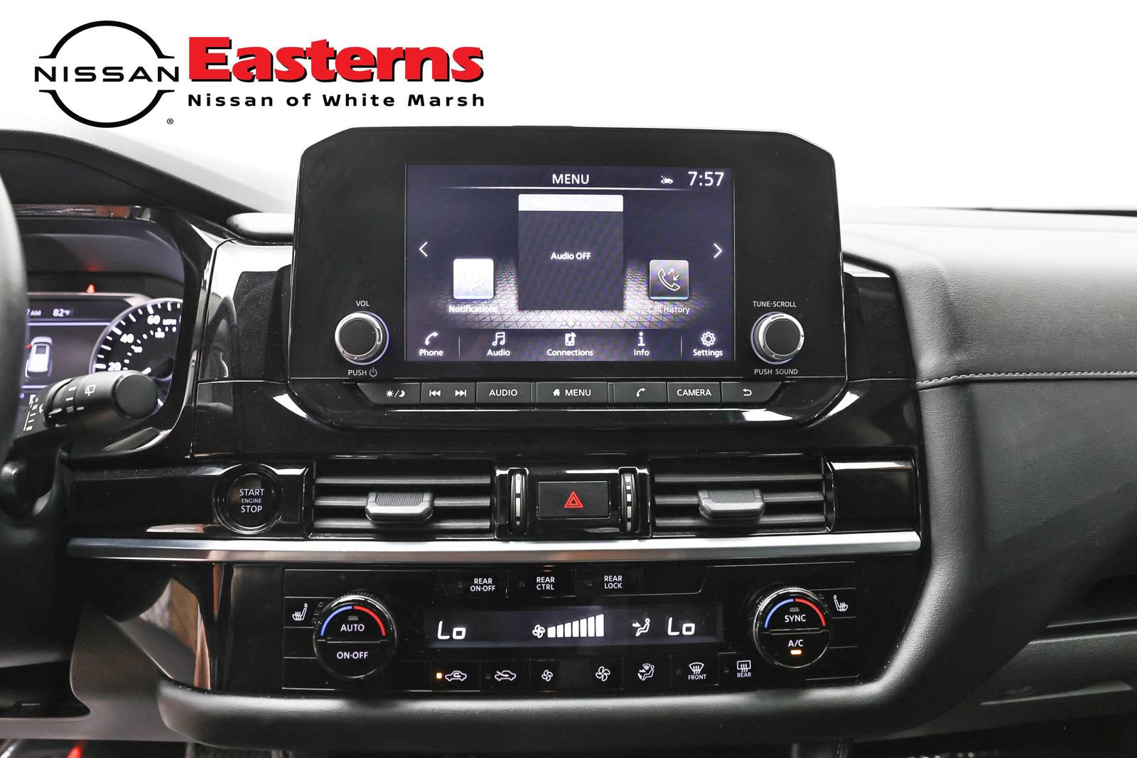 Used 2025 Nissan Pathfinder SV FWD image 12