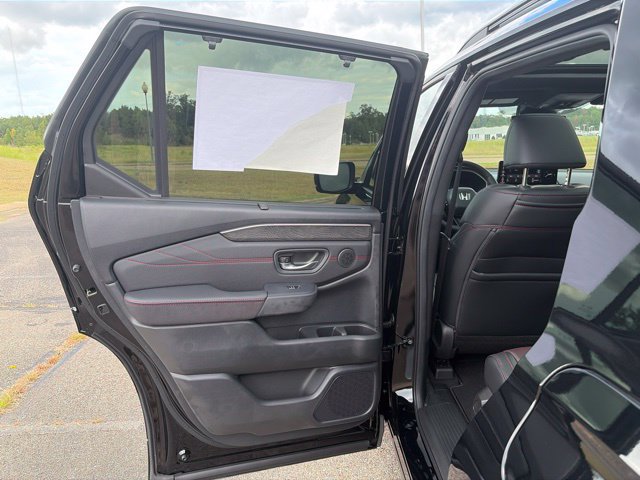 New 2026 Honda Pilot Black Edition image 5