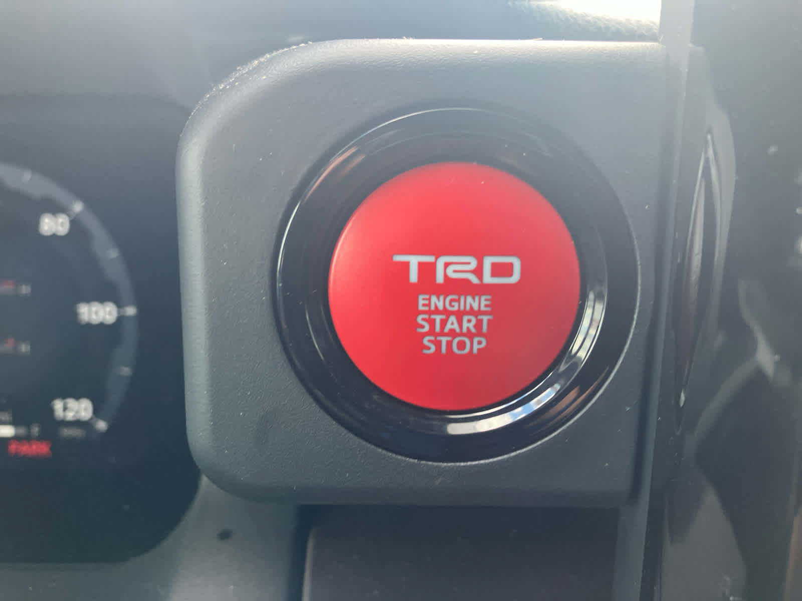Certified 2024 Toyota Tacoma TRD Off-Road AWD/4WD image 24