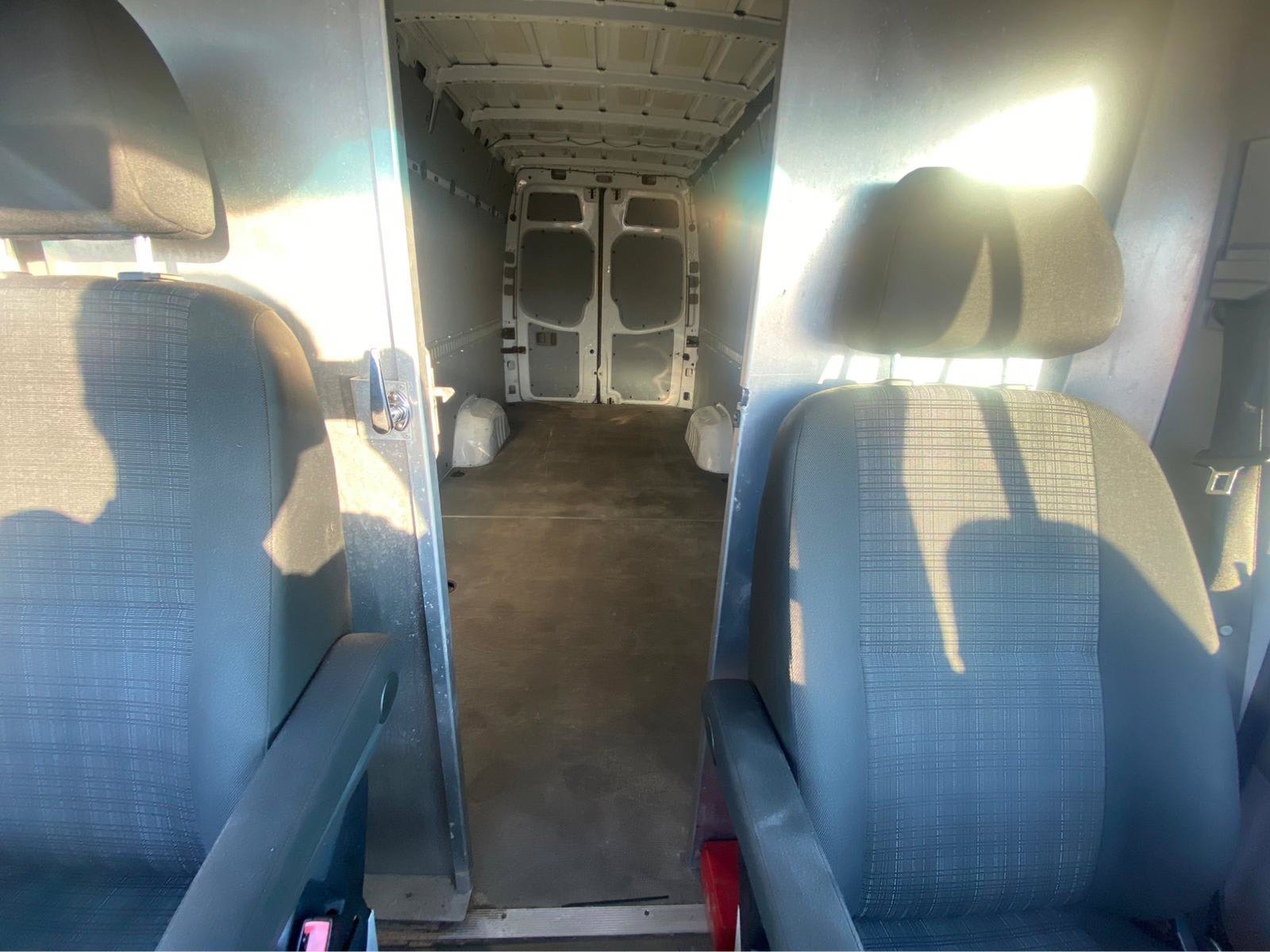 Used 2015 Freightliner Sprinter 2500 RWD image 12