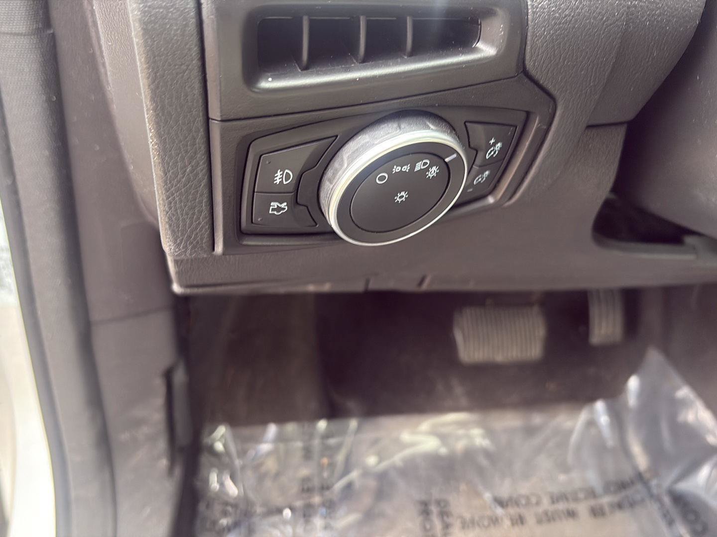 Used 2018 Ford Focus Titanium FWD image 30