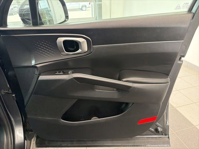 Used 2024 Kia Sorento S FWD image 14